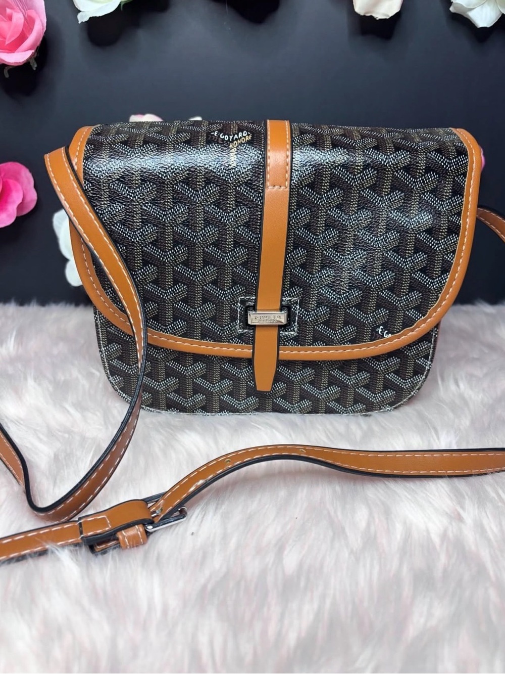 Source Unknown Brown Patterned Crossbody with Tan Trim